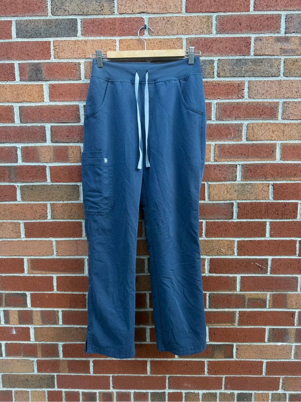 FIGS Kade Women’s Navy Straight Leg Cargo Scrub Pants Size small